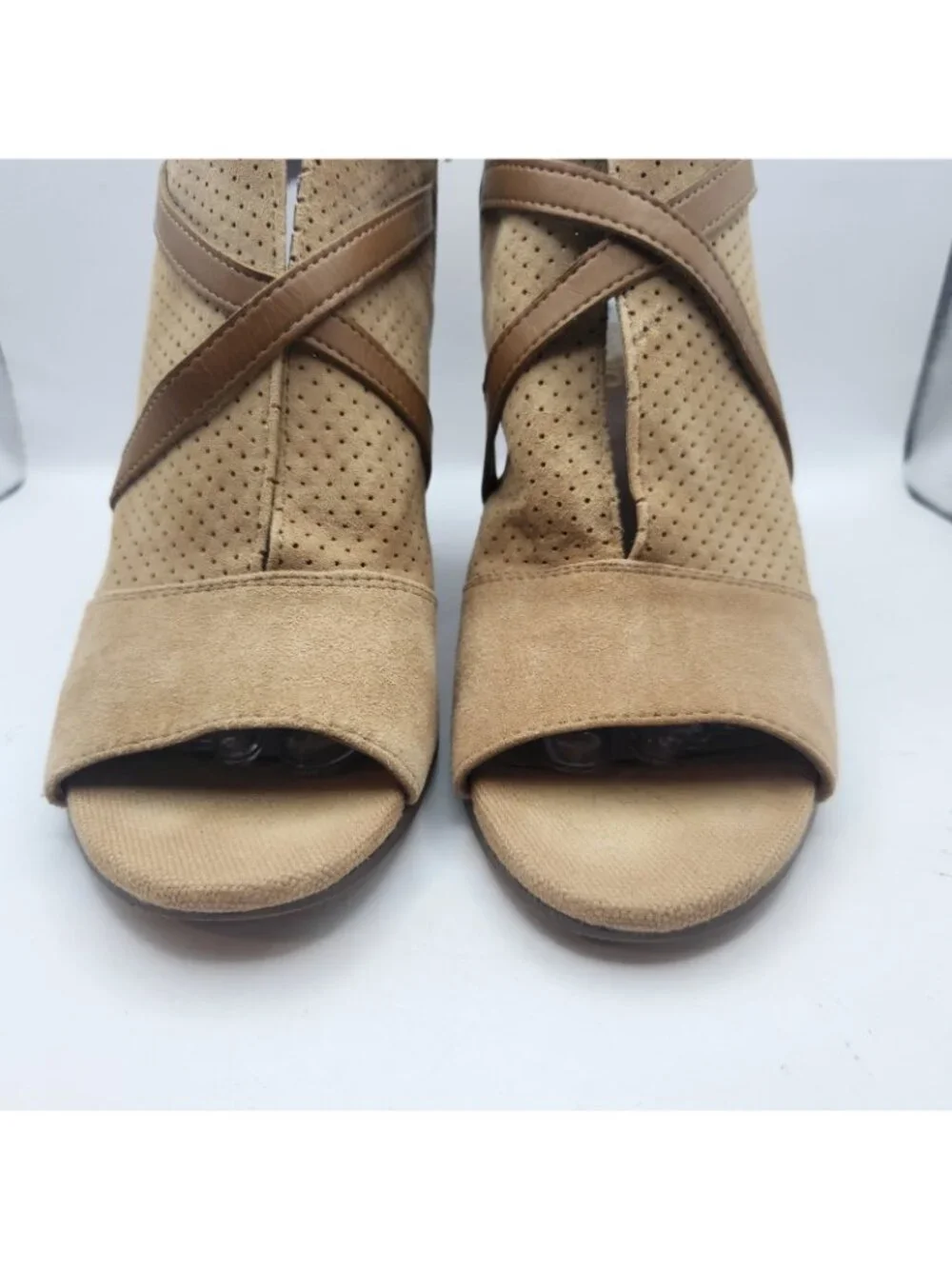 Franco Sarto Brown Leather Upper Peep Toe Strappy Buckle Cuban Heel Siz 9 M USED